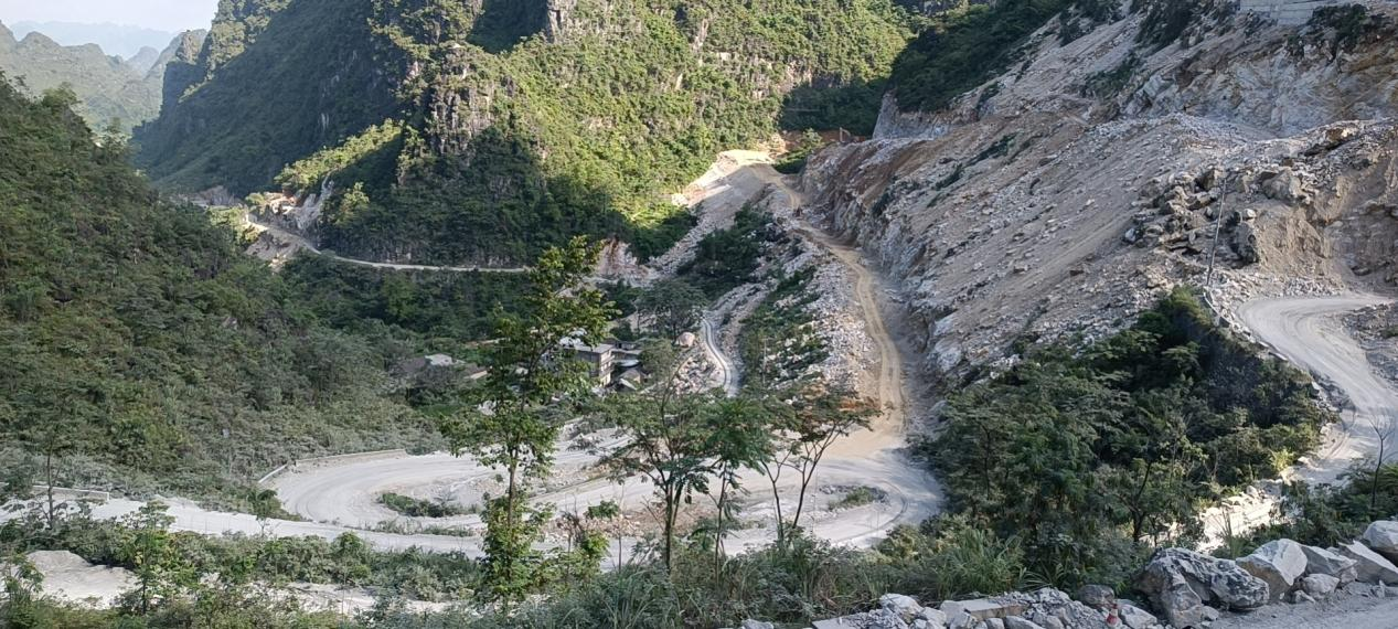 都安至自成村盤山公路